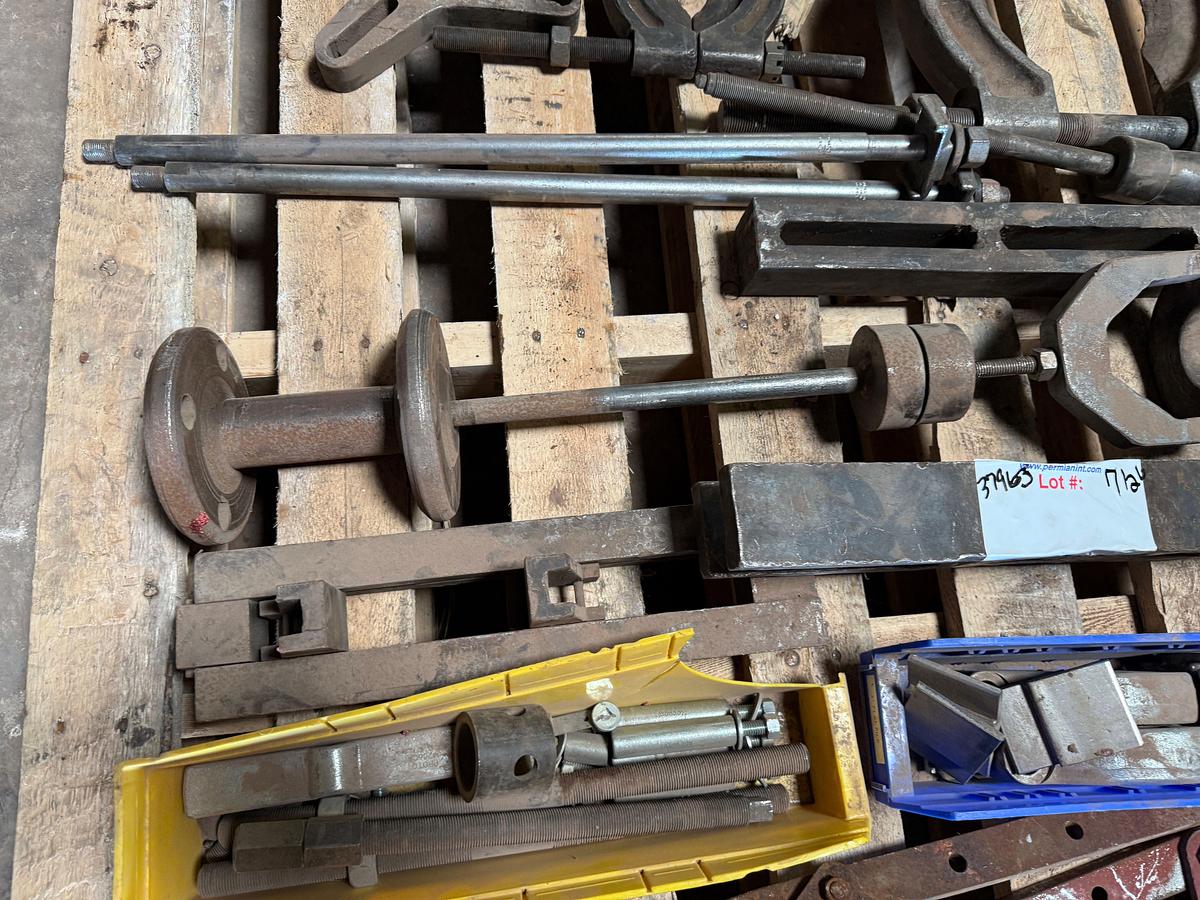 Used PALLET OF VARIOUS TYPE & SIZE PULLERS