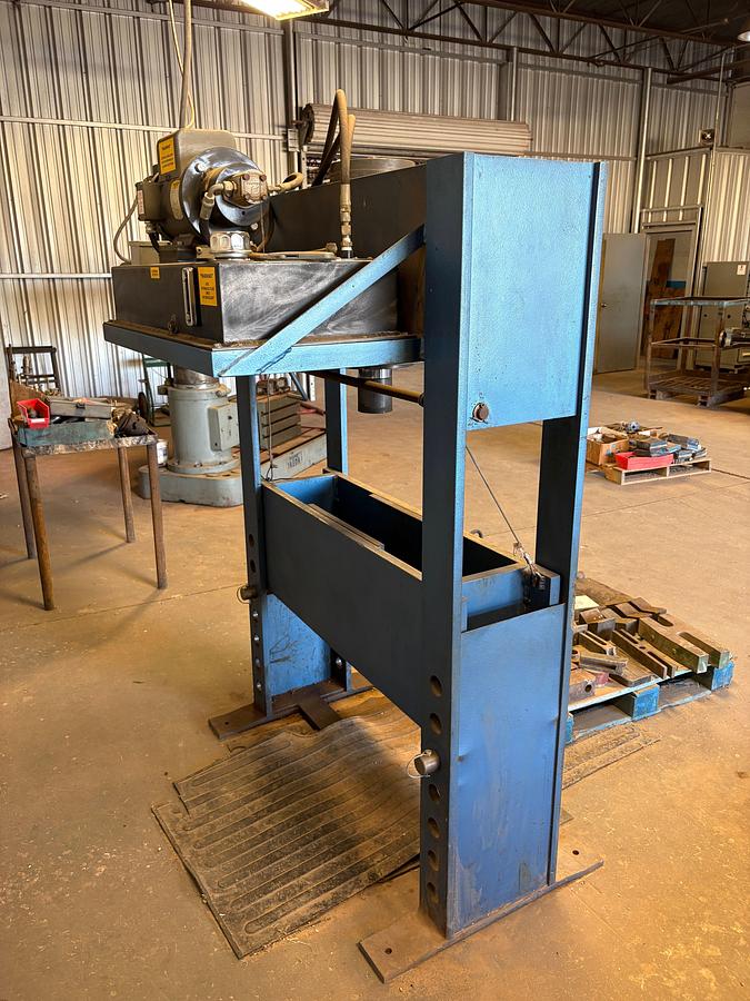 Used RK machinery HFP-100T press master 100 ton hydraulic press