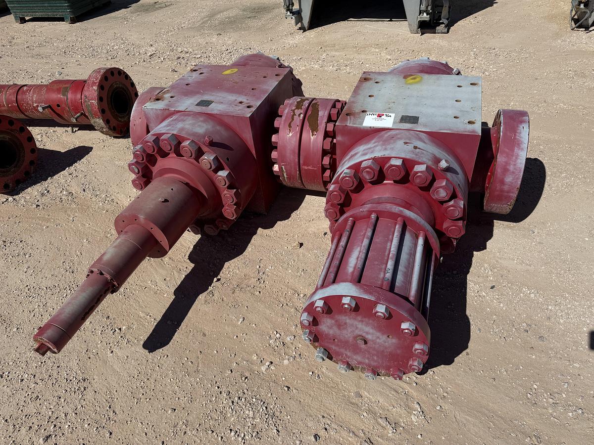 Used (2) 7-1/16” 15K WP HYD & MAN FRAC GATE VALVE