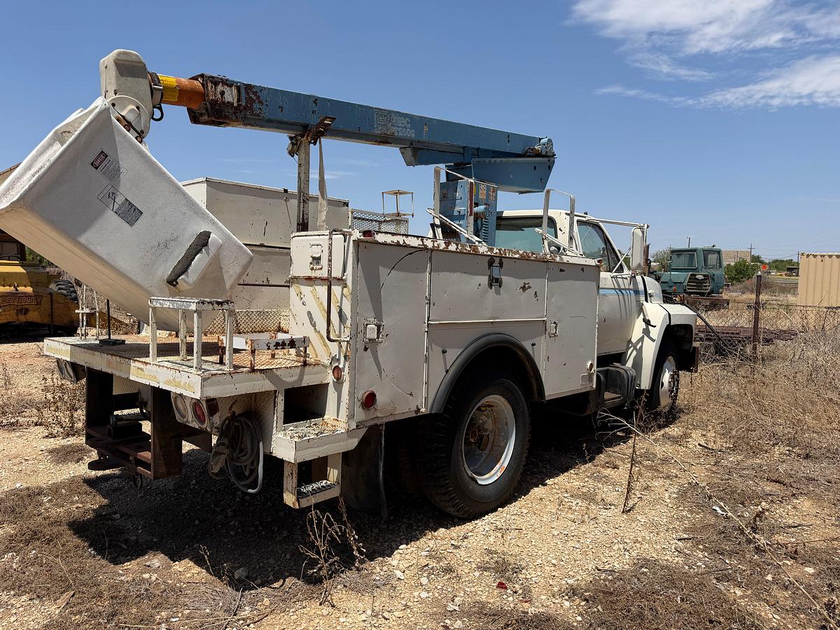 Used 1984 Ford F-700 Altec Bucket Truck