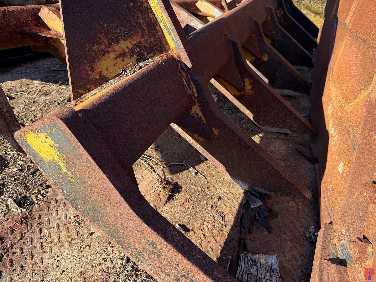 Used 96” X (7) 1-1/2” RIPPER ROOT RAKE