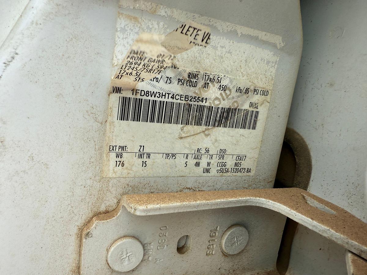 Used 2012 FORD F-350 XL 4X4 FLATBED CREW TRUCK