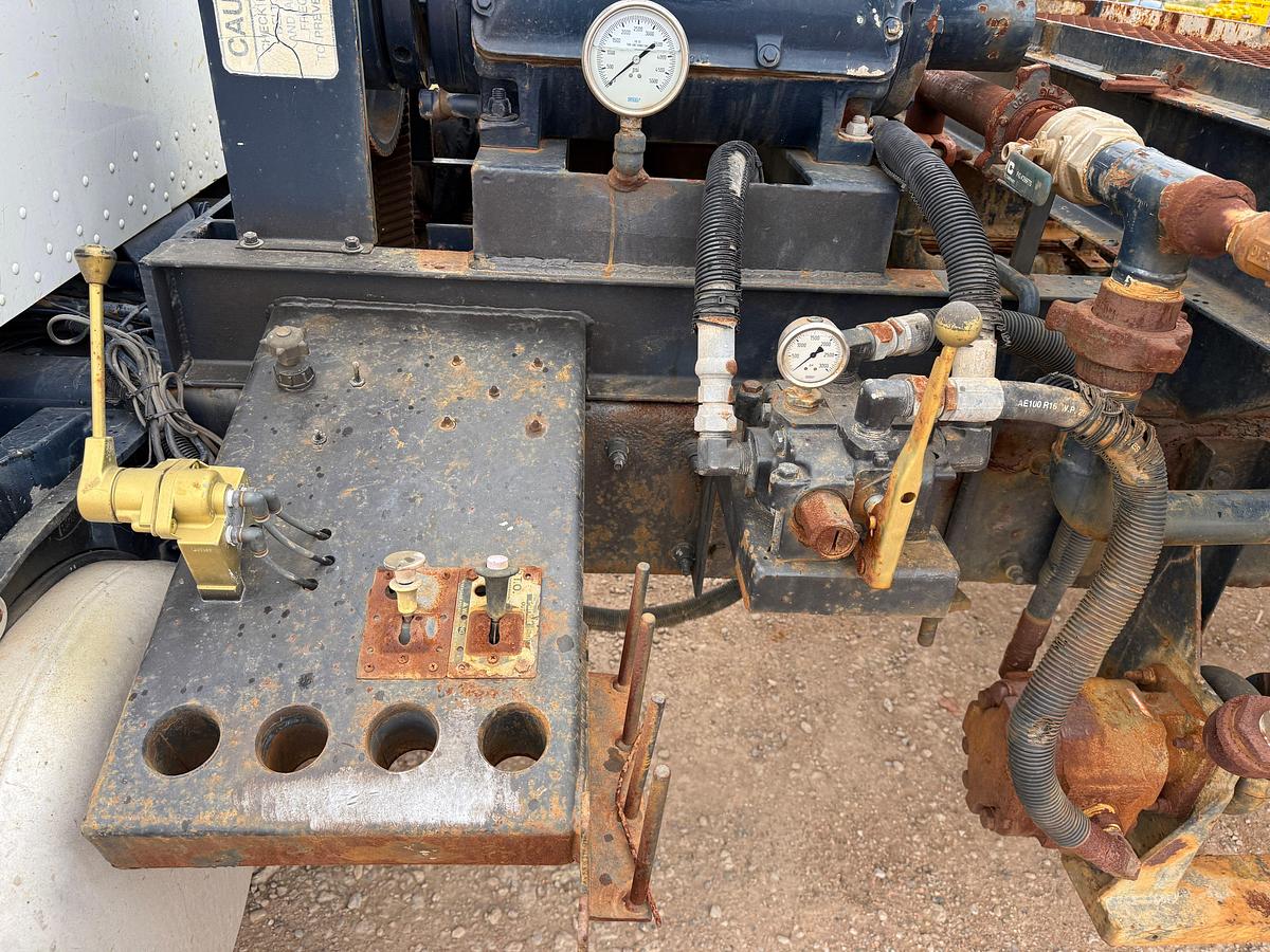 Used 2008 PETERBILT 335 S/A 1,500 GALLON CHEMICAL TREATER TRUCK