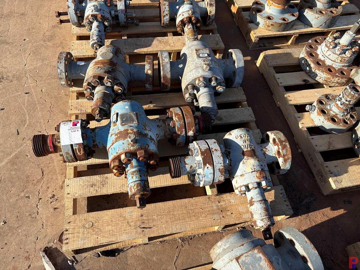 Used (8X$) 2-1/16” 10K GATE VALVES