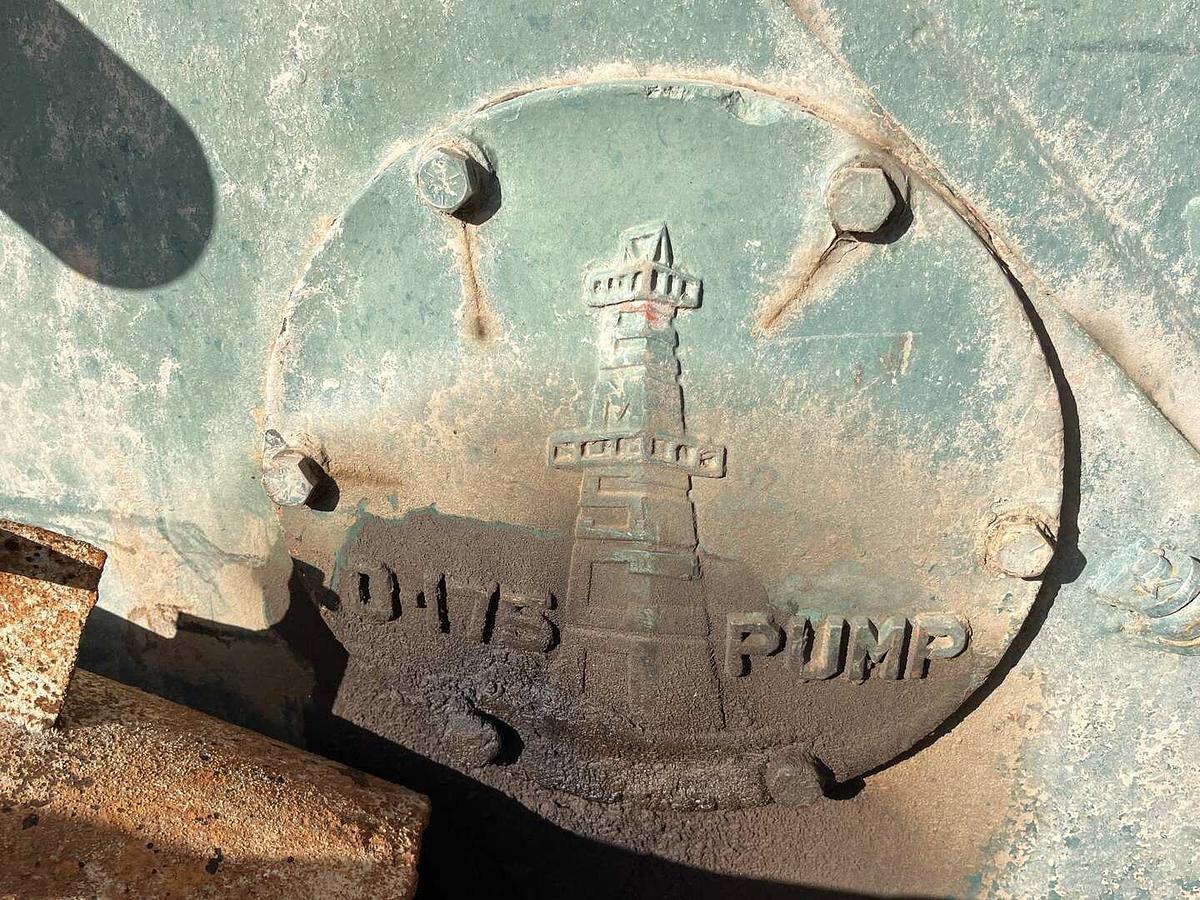 Used 1981 CHICAGO PNEUMATIC CP700 TOP DRIVE WATER WELL DRILLING RIG Package