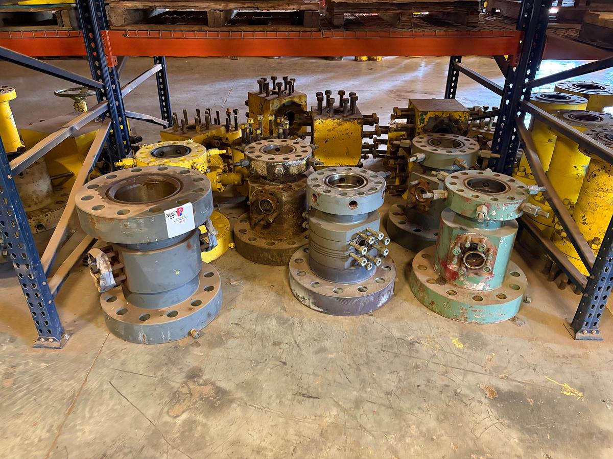 Used (6x$) (5) 7-1/16” Braden heads & (1) 11” x 26” spool w/ 2” outlets