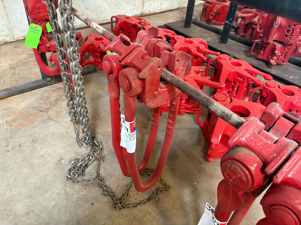 Used (1) OBANNON plate type rod elevator & (1) E1B rod elevator