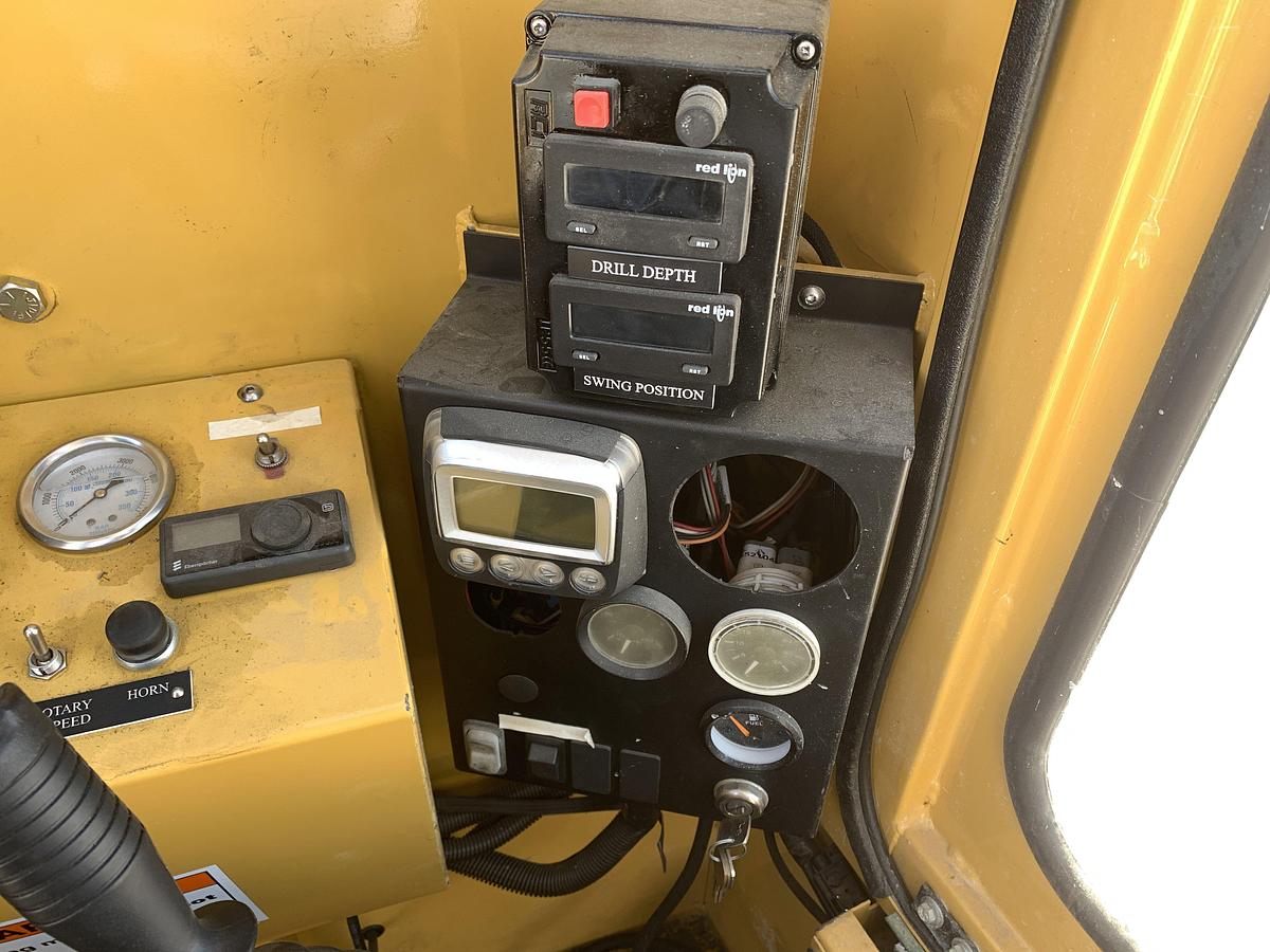 Used SPIRADRILL MHD 80 (REFURBISHED IN 2024) VERTICAL DRILL MTD. ON 2012 KENWORTH T800 TRI AXLE TRUCK