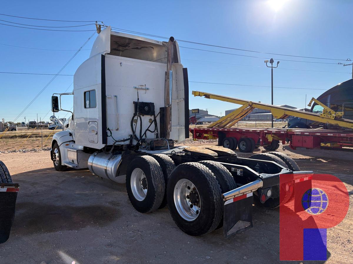 Used 2012 PETERBILT 386 T/A SLEEPER HAUL TRUCK