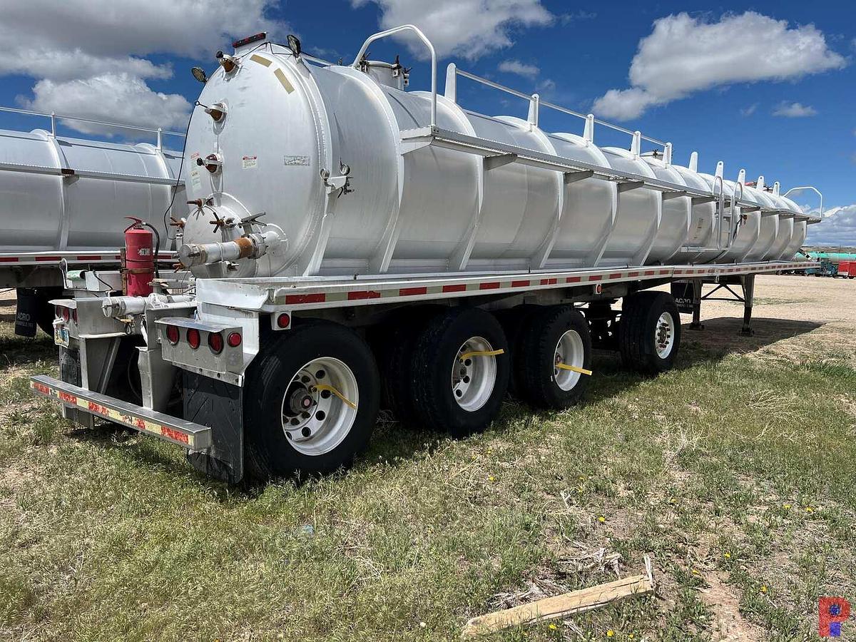 Used 2009 ACRO TRI-AXLE W/ TAG AXLE 200BBL ALUM. VACUUM TRAILER