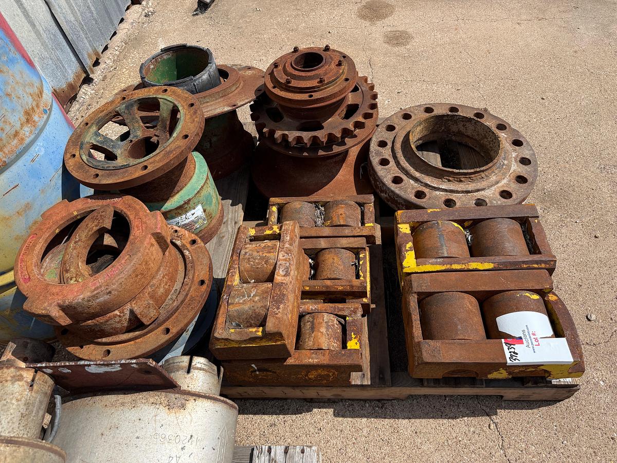 Used PALLET OF WELL HEAD FLANGES, SPORCKET, CLUTCH HUB, FAIRLEAD RILLERS