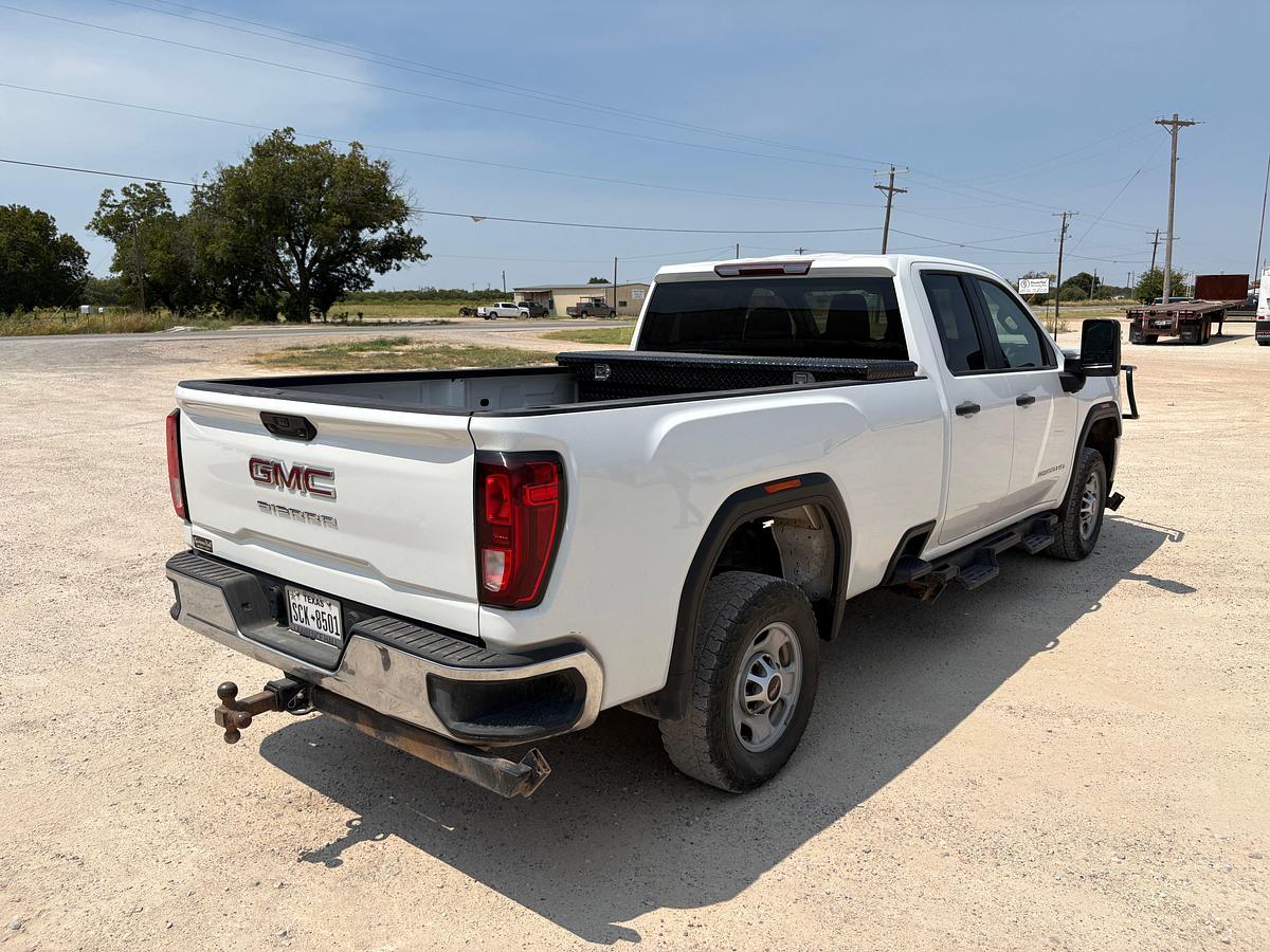 Used 2022 GMC SIERRA 2500HD 2WD CREW CAB PICKUP TRUCK