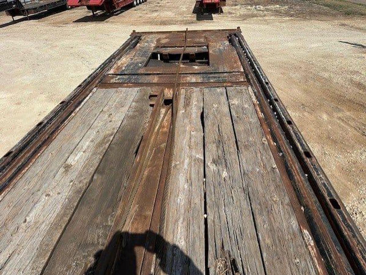 Used 2006 Kenworth C 500B Twin Steer Bed Truck