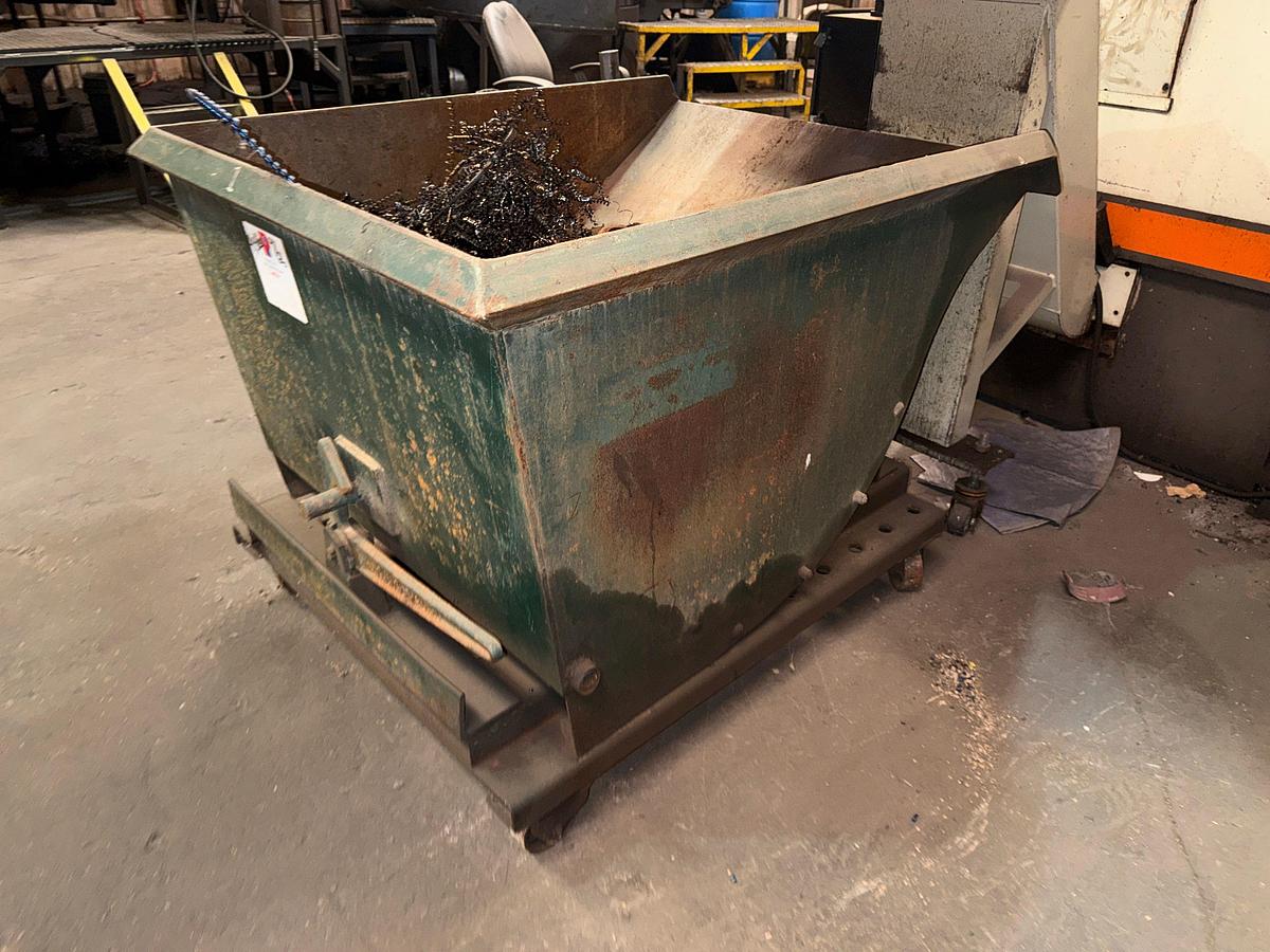 Used 3-4 CUYD SELF-DUMPING ROLLING HOPPER