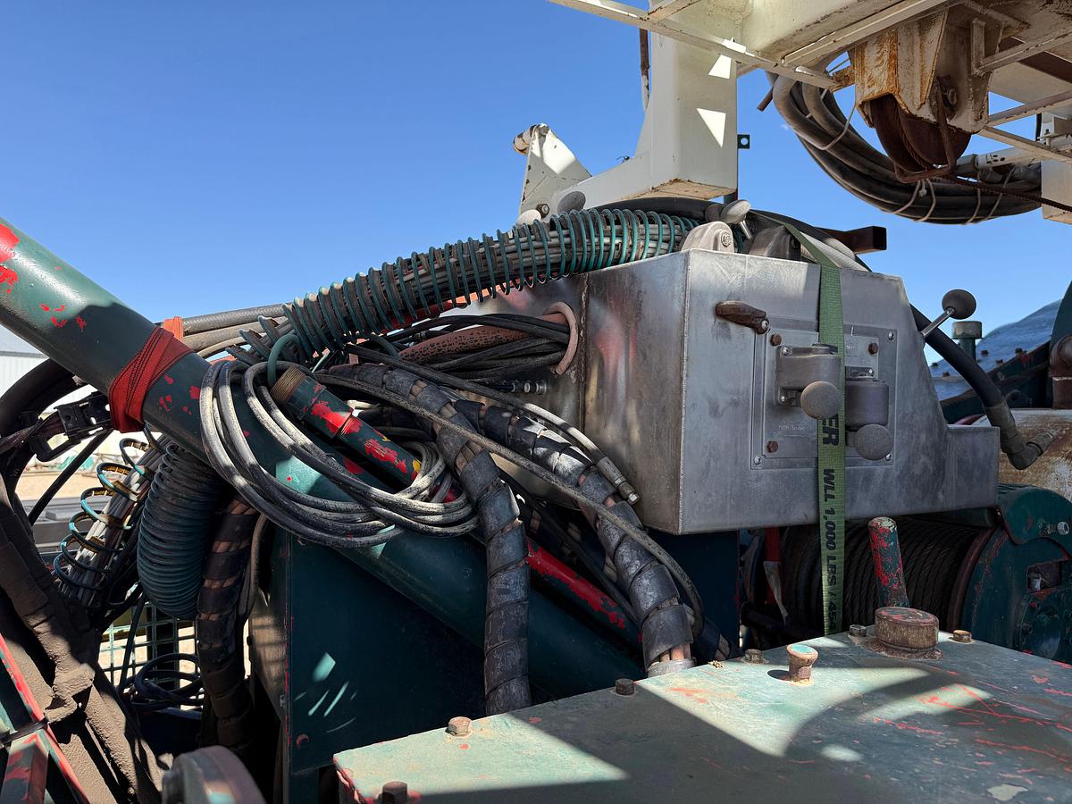 Used 2006 SJ PETRO XJ450 105’-303K LBS. 5-AXLE MOBILE DRILLING RIG