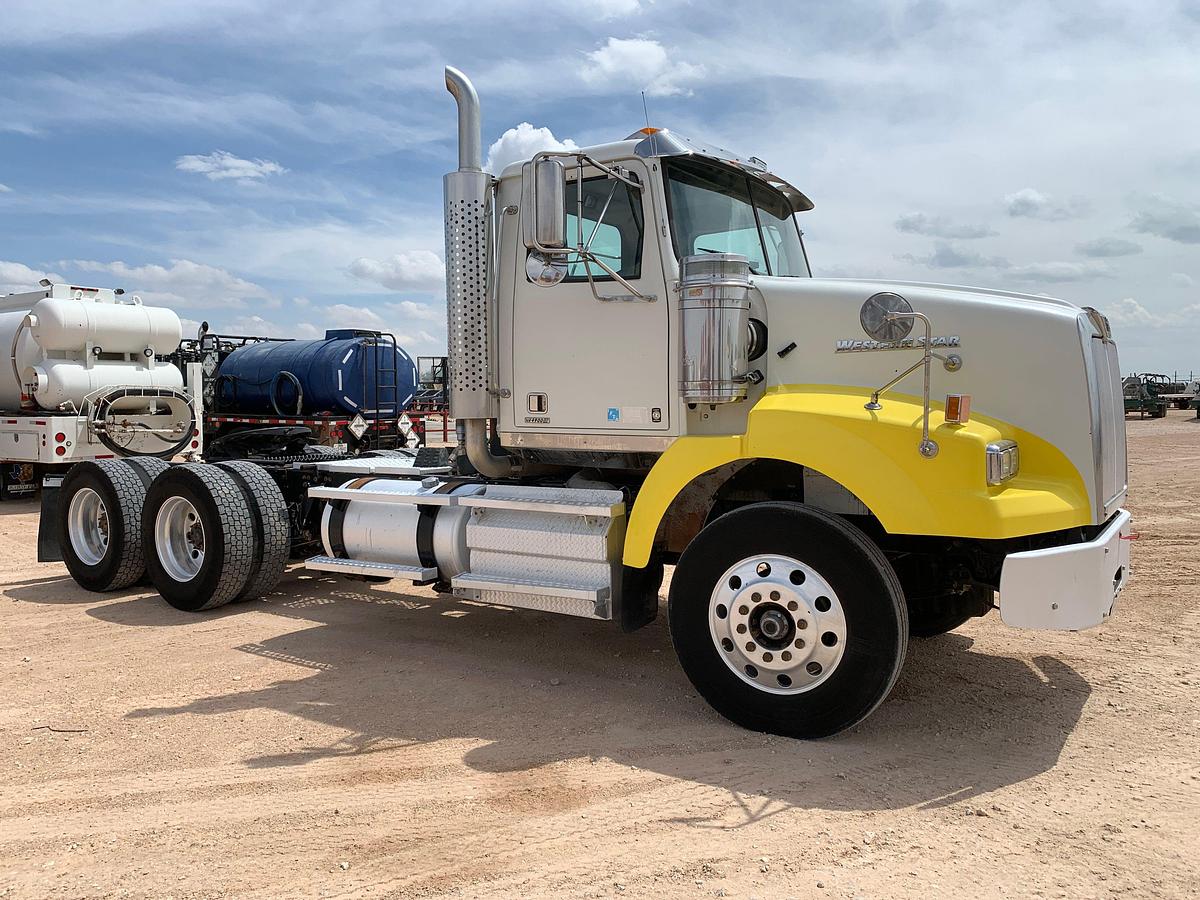 Used 2019 WESTERN STAR 4900 SB T/A DAYCAB HAUL TRUCK