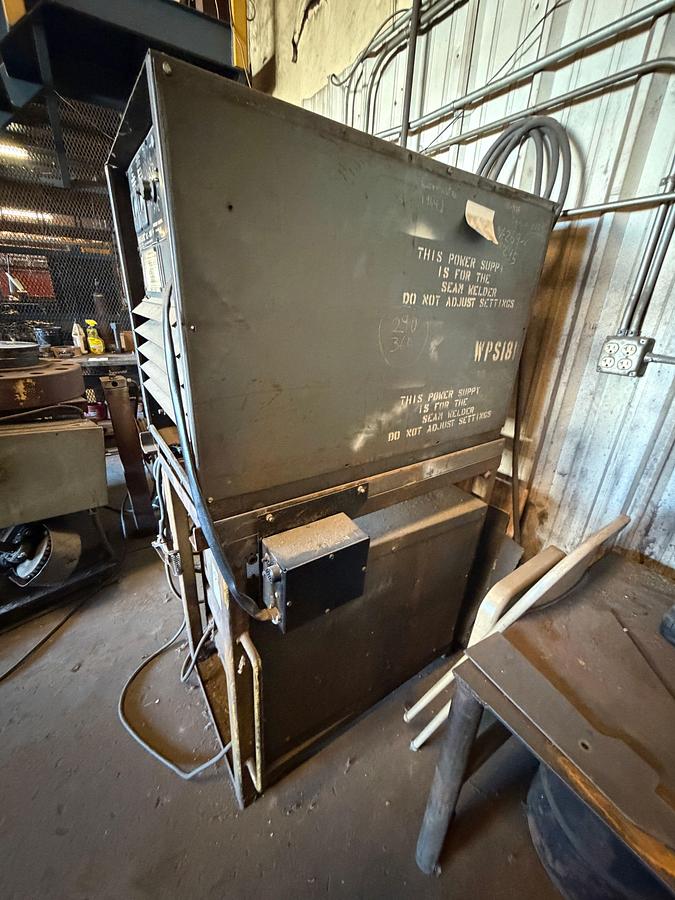 Used Lincoln IDEALARC DC-1000 DC ARC Power source & Lincoln IDEALARC R3R-500 Welder