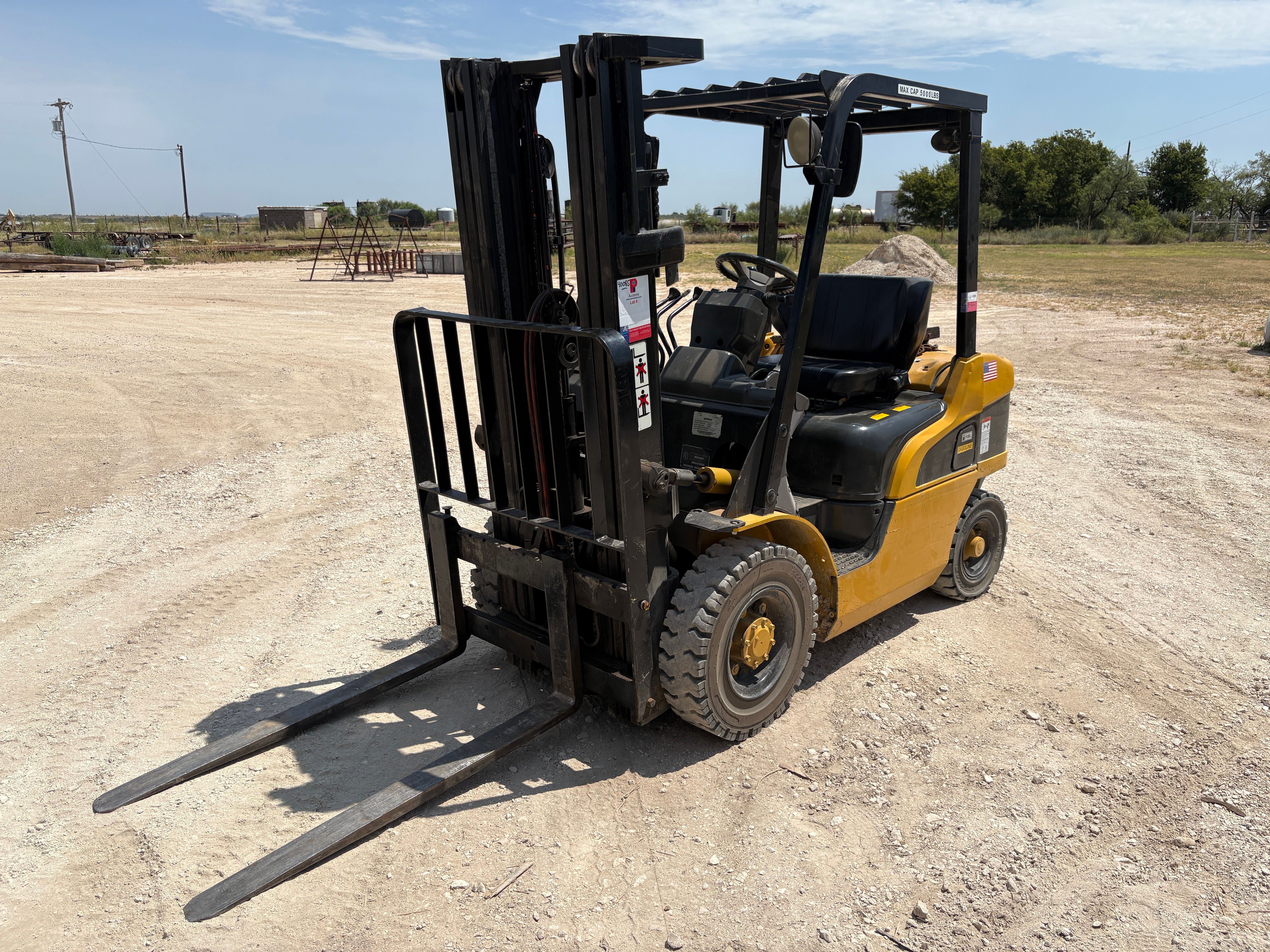 Used Caterpillar P5000 5,000lbs forklift