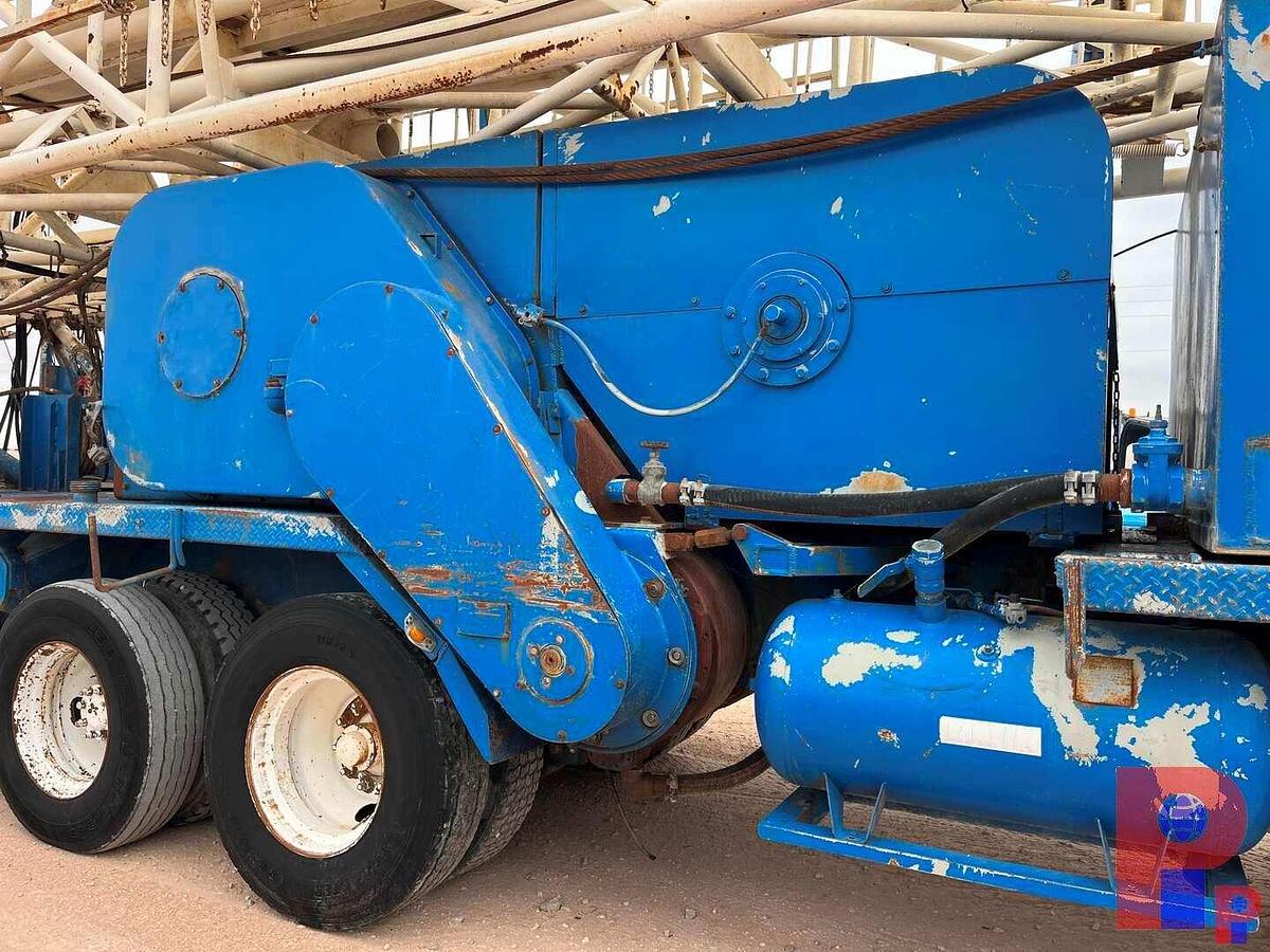 Used FRANKS 1287/160 BACK IN WELL SERVICE RIG MTD ON 5-AXLE CARRIER