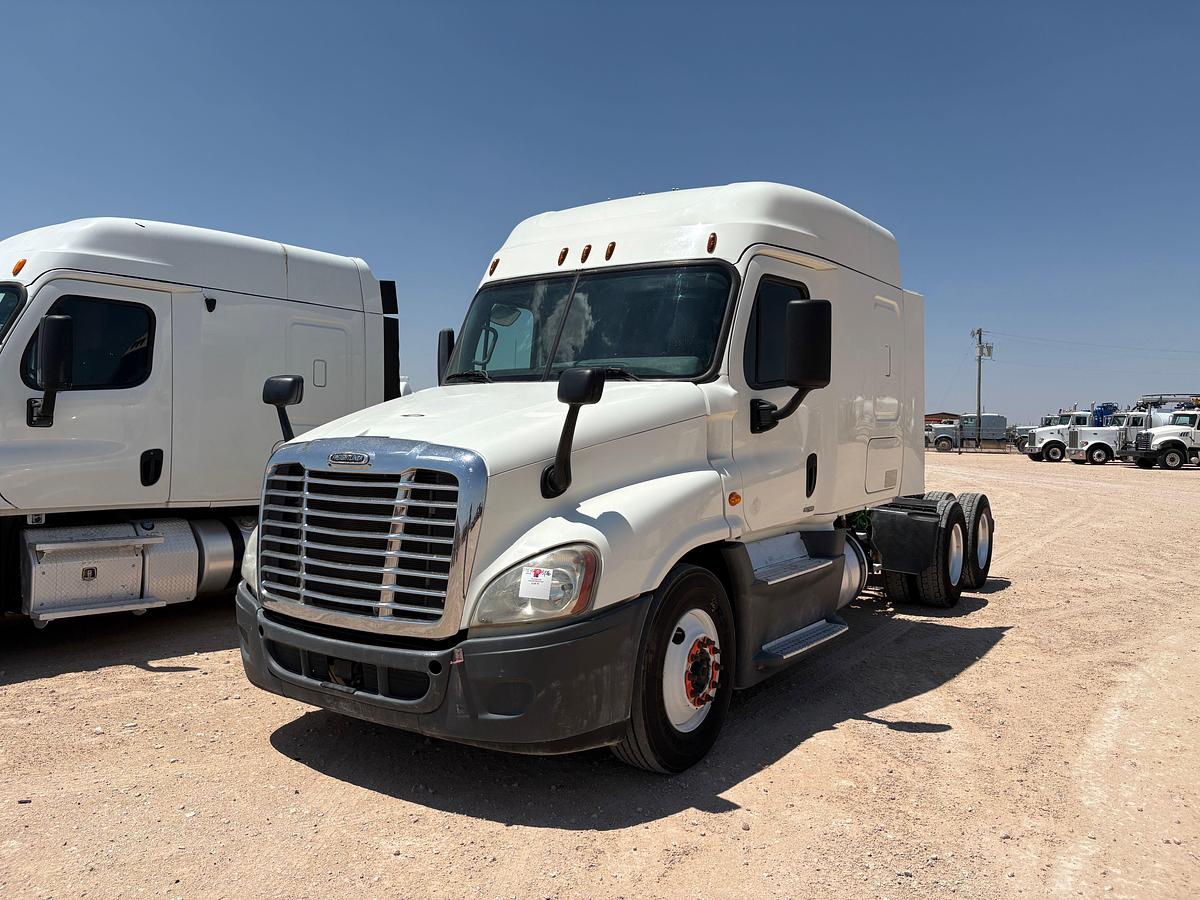 Used 2015 FREIGHTLINER CASCADIA T/A SLEEPER HAUL TRUCK