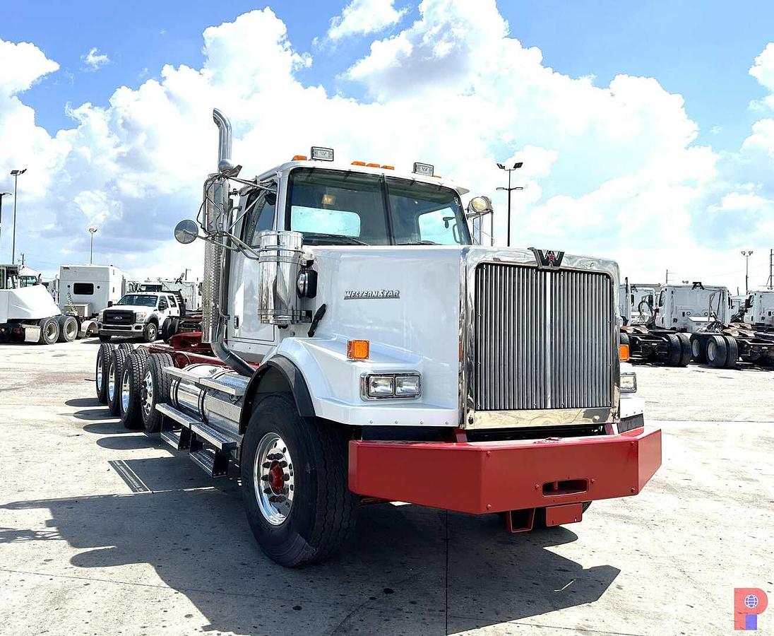 Used 2012 WESTERN STAR 4900 SA 4-AXLE TRI-DRIVE HEAVY HAUL TRUCK TRACTOR