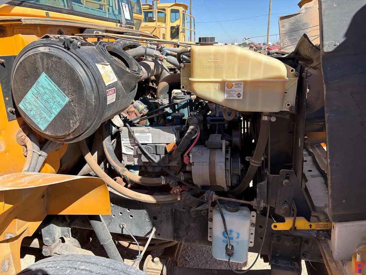 Used 2004 INTERNATIONAL/BLUE BIRD 3800 SCHOOL BUS