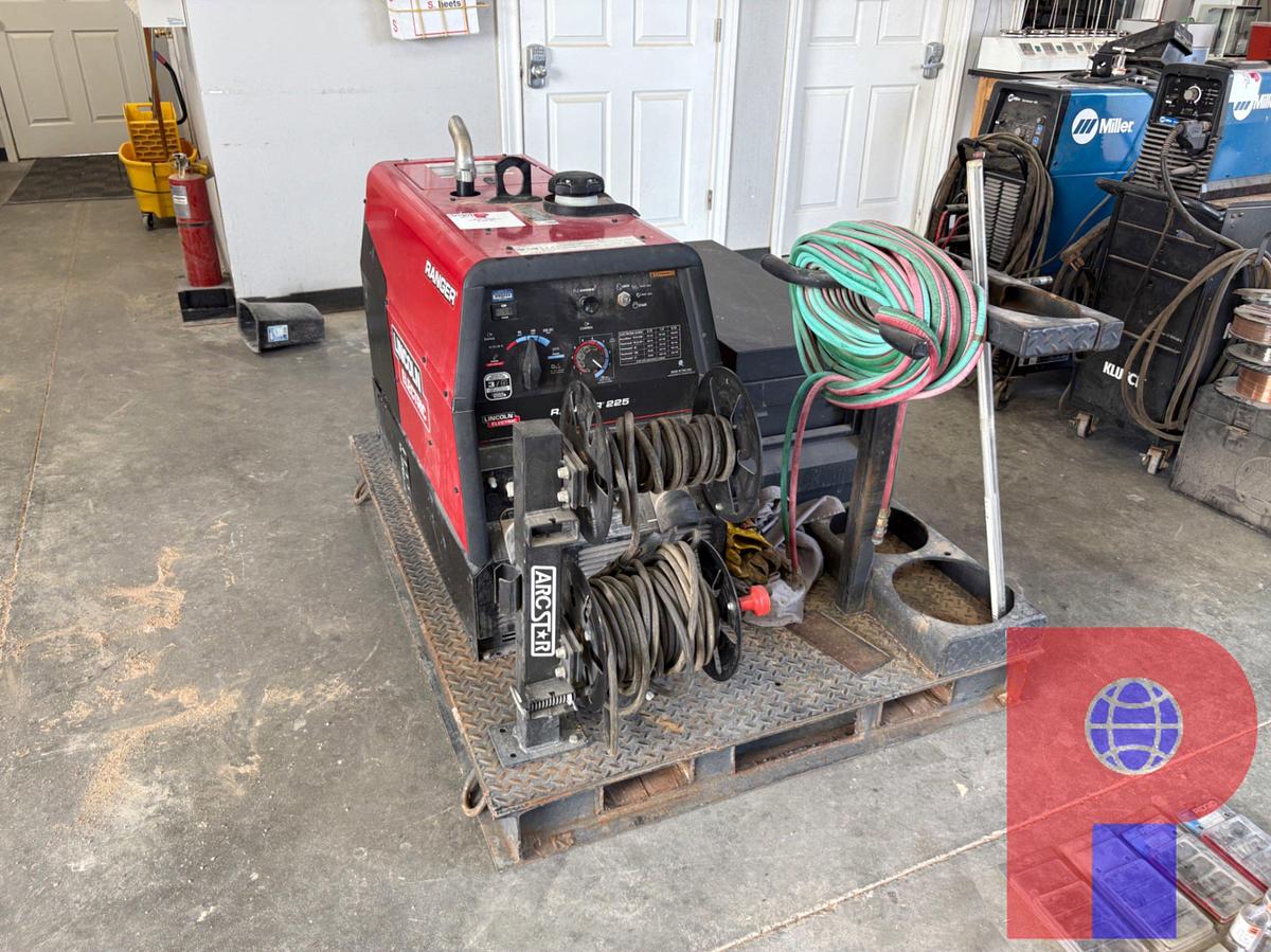 Used LINCOLN ELECTRIC RANGER225 WELDING SKID