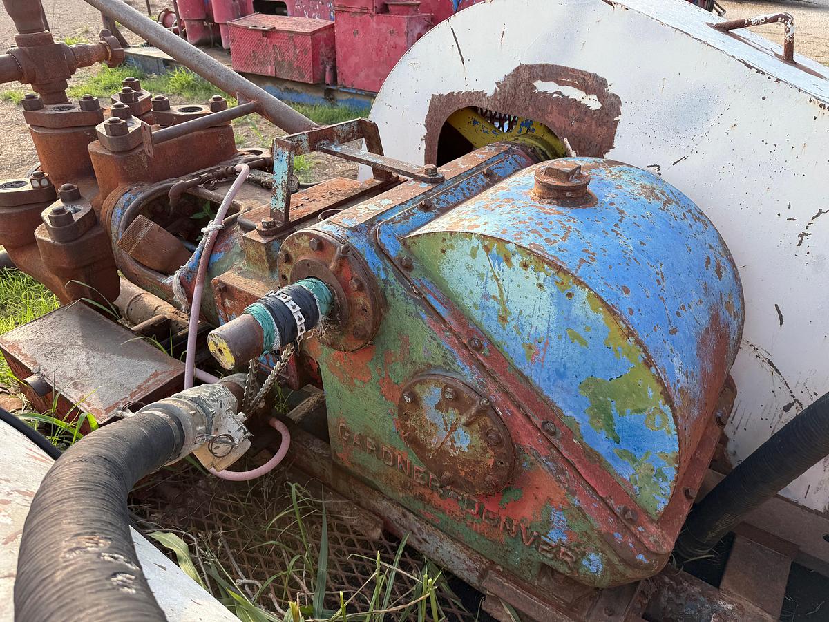 Used GARDNER DENVER FDFXXF 5X8 DUPLEX MUD PUMP P/B CATERPILLAR 3304PC TURBO, SKIDDED