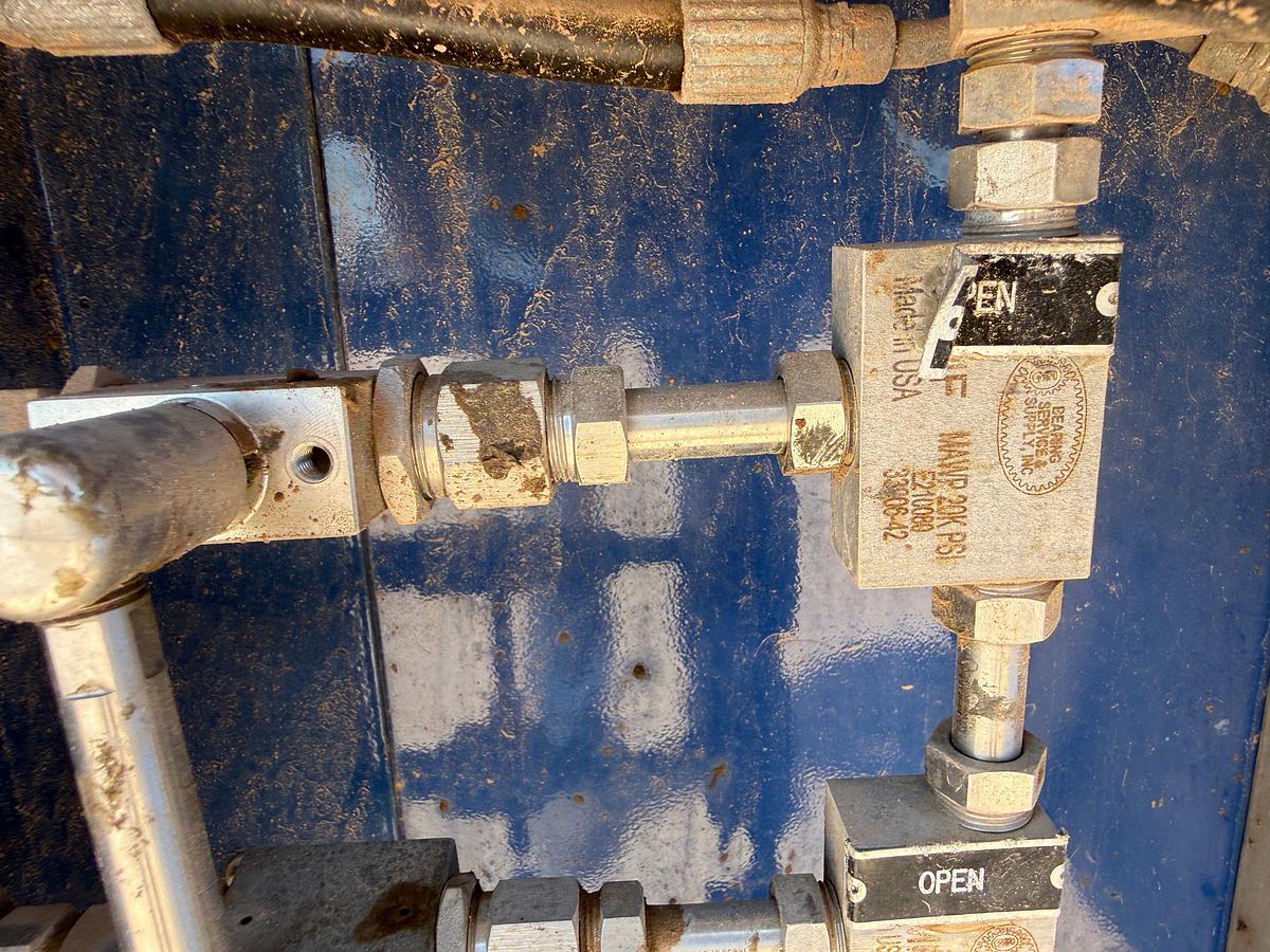 Used SELF CONTAINED 20K WP GREASE INJECTION UNIT COMBO P/B 8.4-KW ISUZU DIESEL GENERATOR