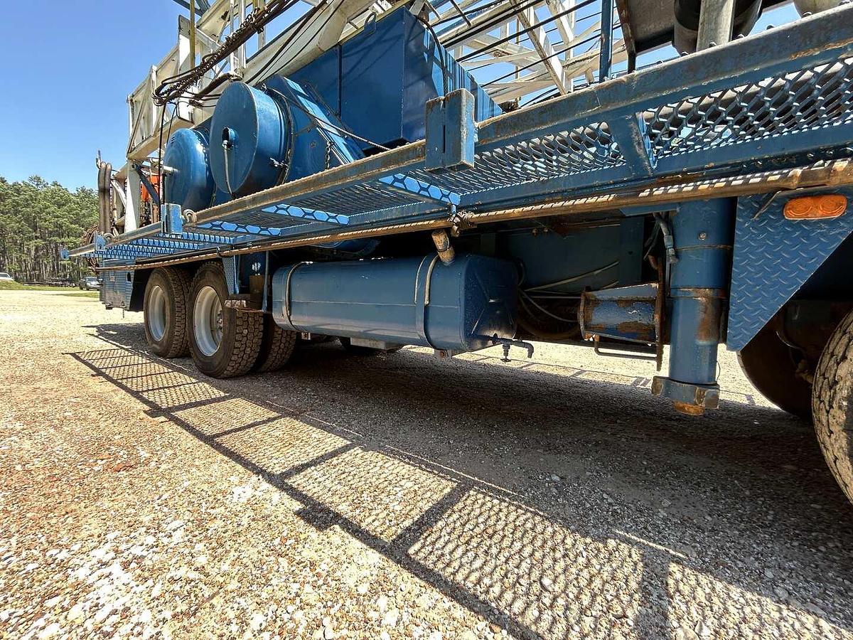 Used COOPER 250 DD (REPOWERED) 96'-180K 4-AXLE WELL SERIVCE WORKOVER RIG