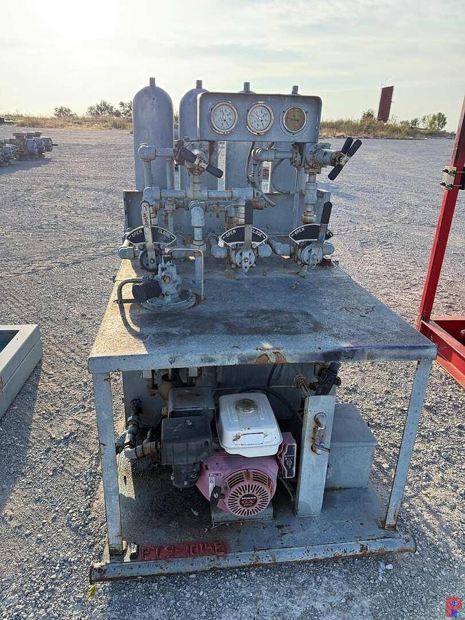 Used 3-STATION 4-BOTTLE ACCUMULATOR CLOSING UNIT SKIDDED