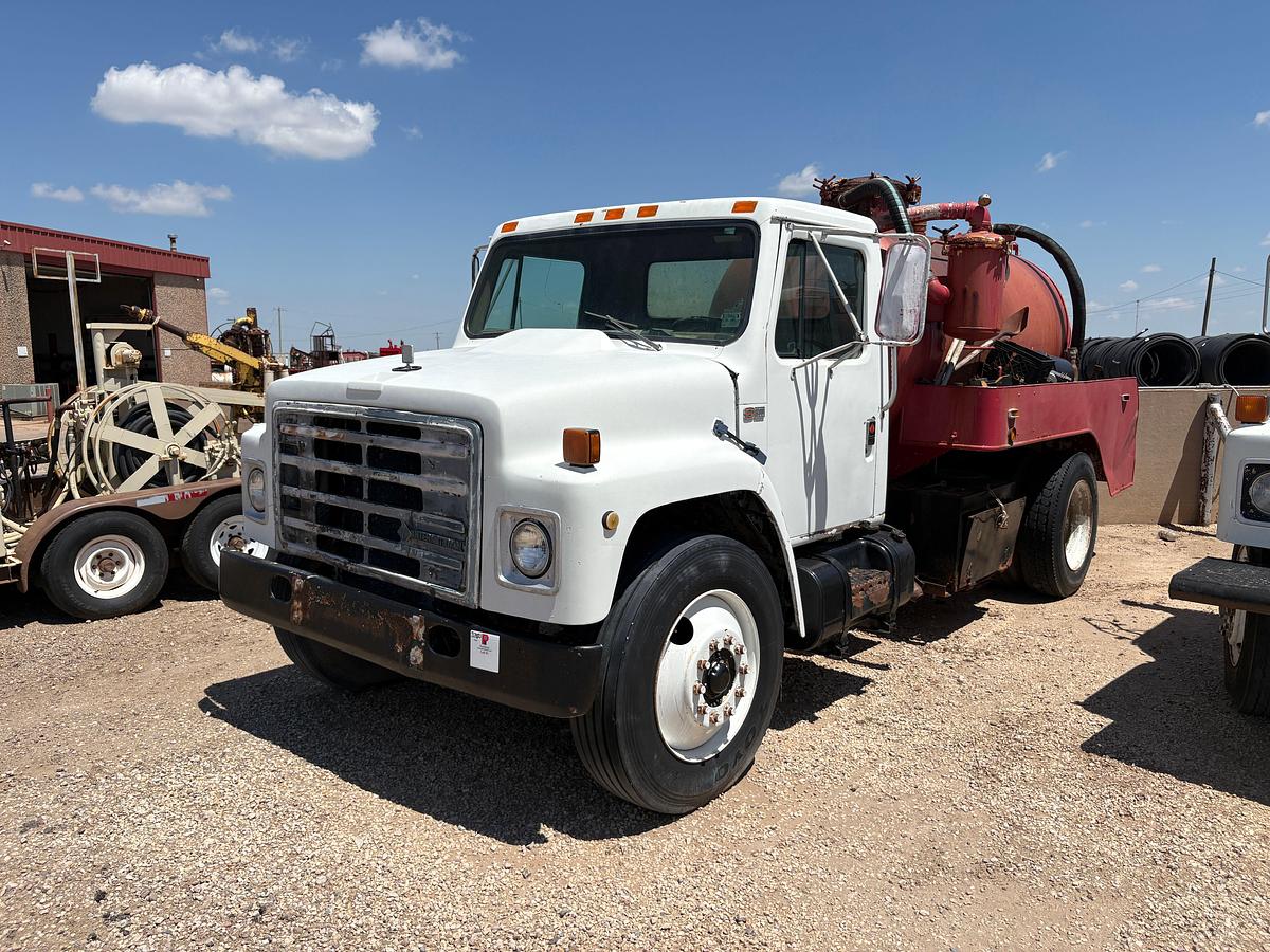 Used 1987 INTERNATIONAL 1954 S/A DAYCAB VACUUM TRUCK
