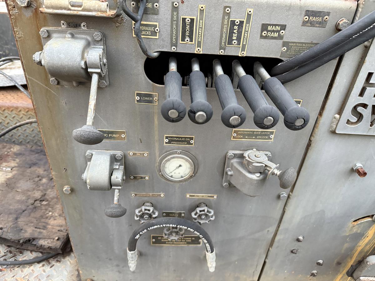 Used WATSON HOPPER GX SWAB RIG MTD ON 2009 INTERNATIONAL WORKSTAR 7500 T/A TRUCK