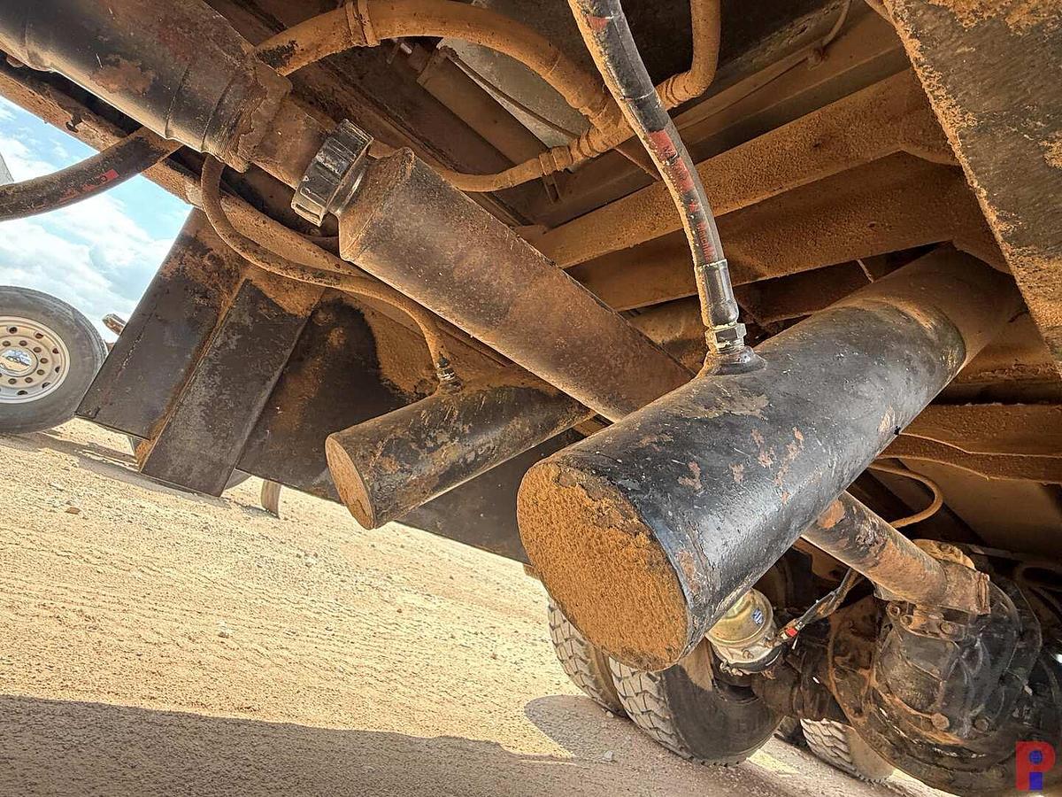 Used 1992 PETERBILT 357 T/A DAYCAB FLATBED WINCH TRUCK