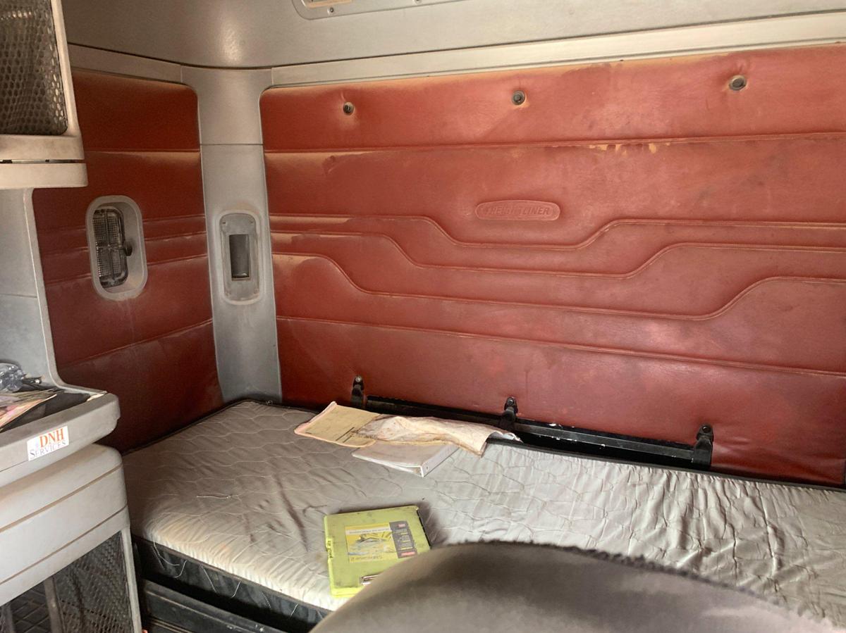 Used 2008 FREIGHTLINER COLUMBIA 120