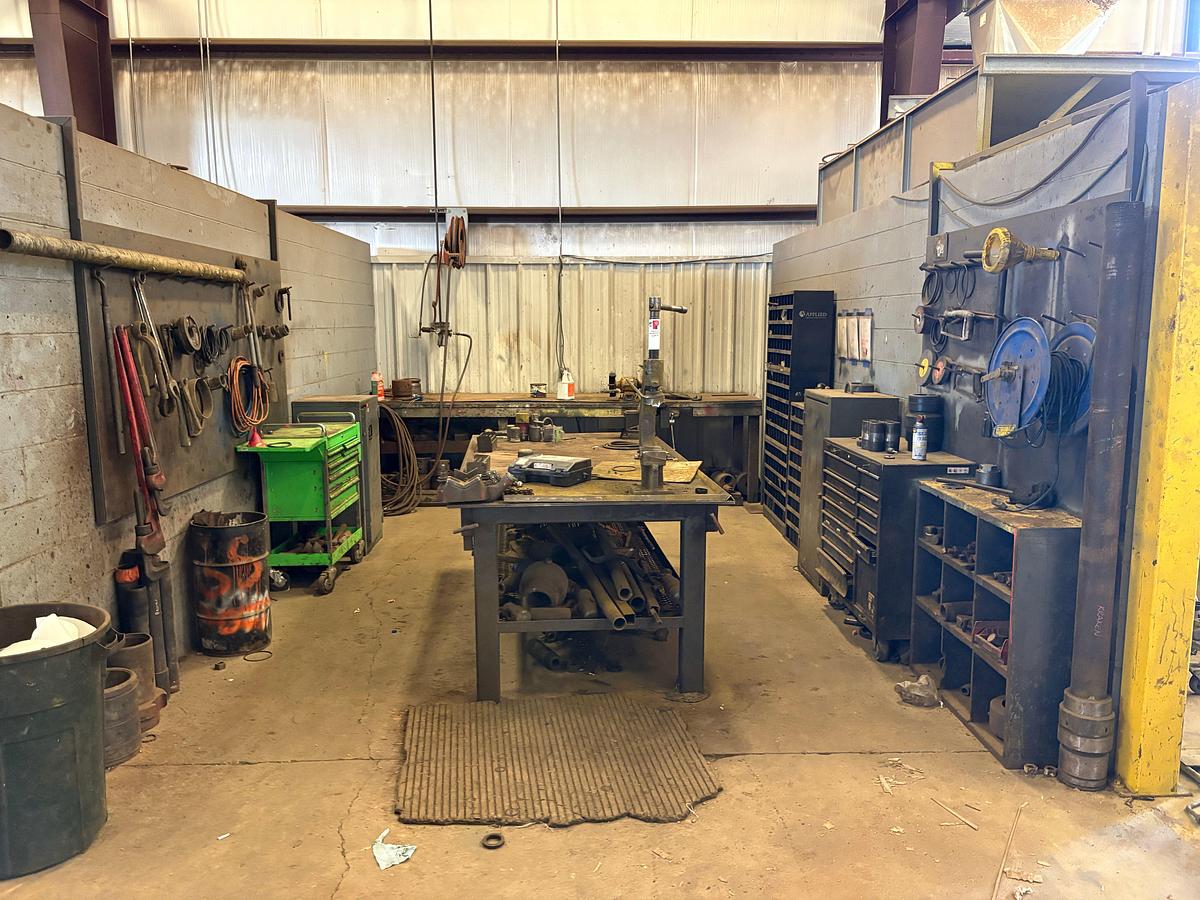 Used Contents of shop tool bay
