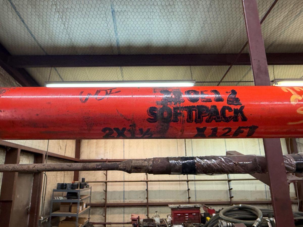 Used 1-1/2 HF 220E12 DH pump barrel