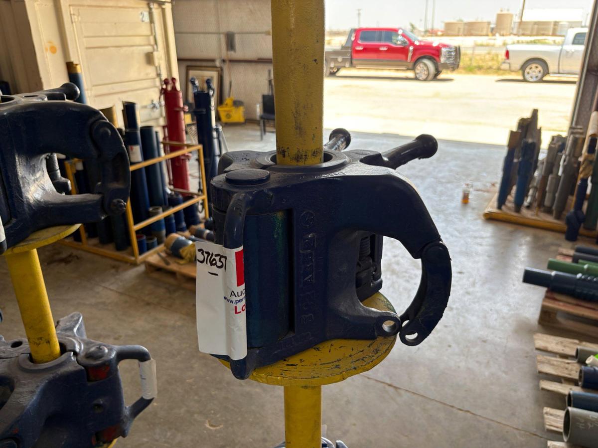 Used Titan tools 2-7/8” 100 ton tubing elevators