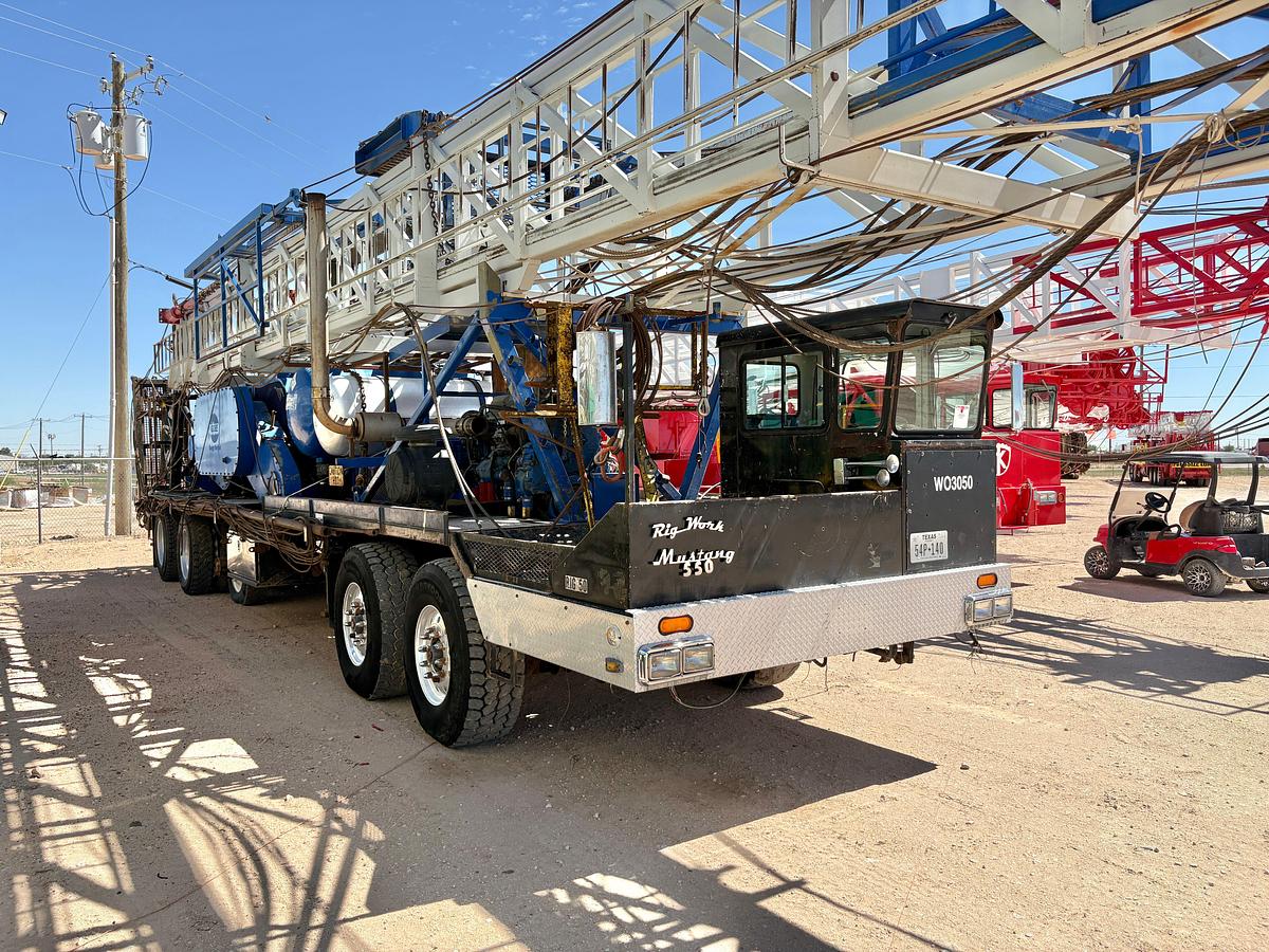 Used 2012 RIG WORKS MUSTANG 550 4-AXLE WELL SERVICE RIG (104'x275K MAST)(INOPERABLE)