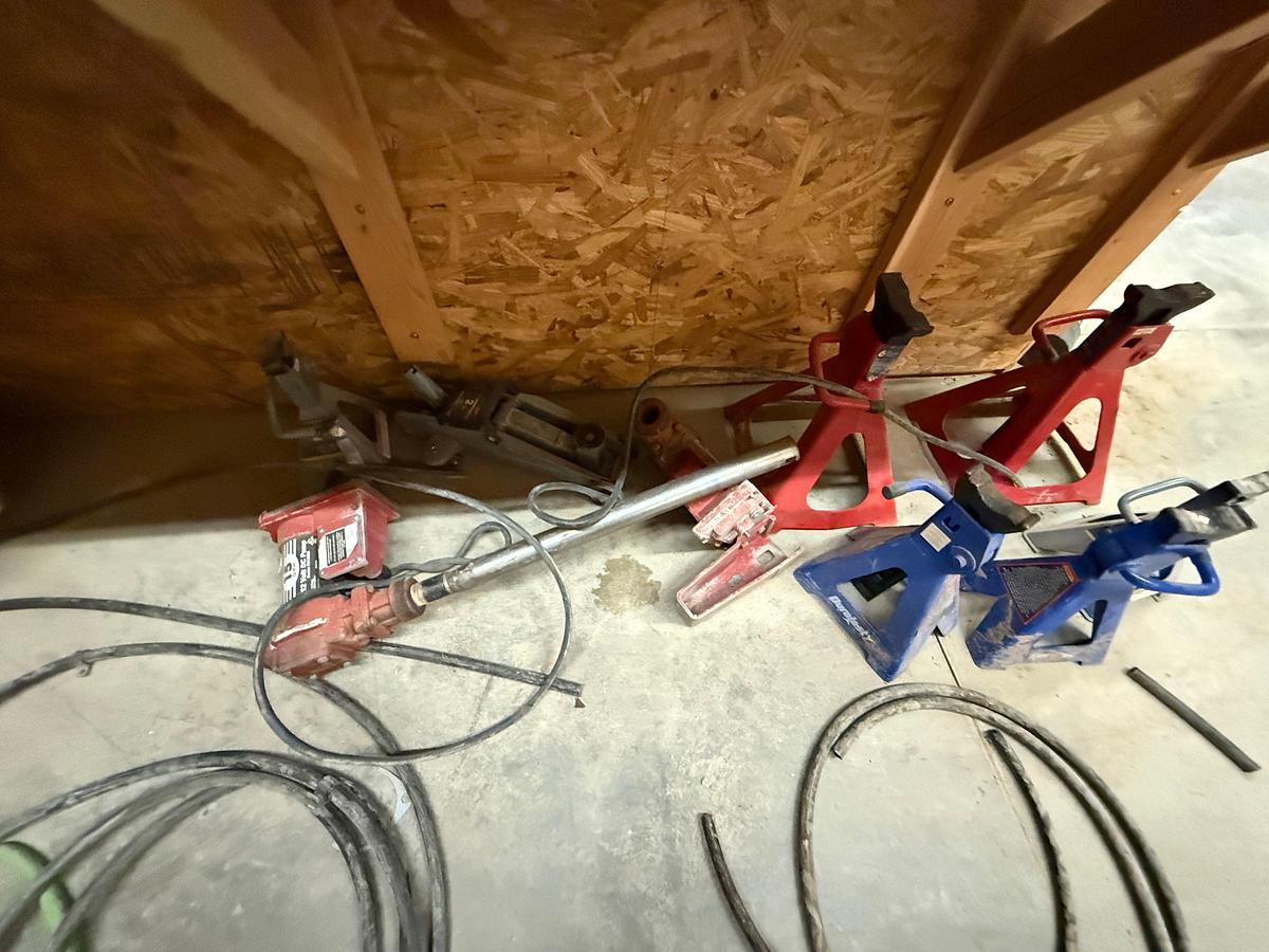 Used PARTS ROOM W/ CONTENTS OF, ROD ELEVATORS, SNATCH BLOCK, HYD VALVE BANK, (8) SHARK TOOTH BITS, JASK STANDS, FUEL PUMP, & RELATED