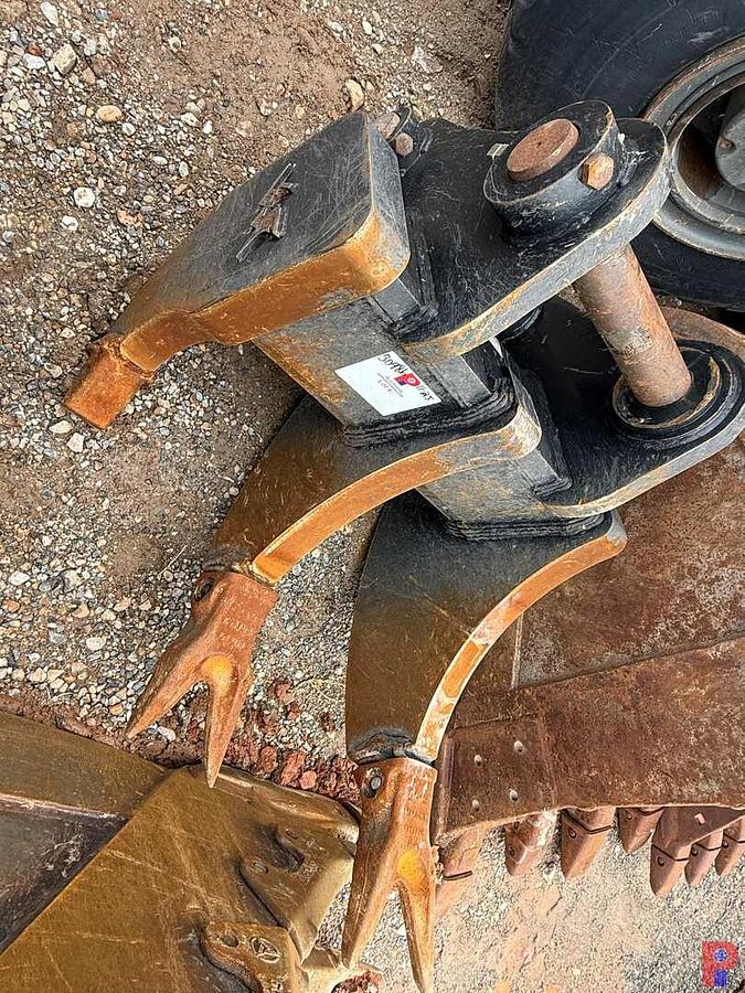 Used HARDOX RIPPER SHANK ATTACHMENT F/ EXCAVATOR