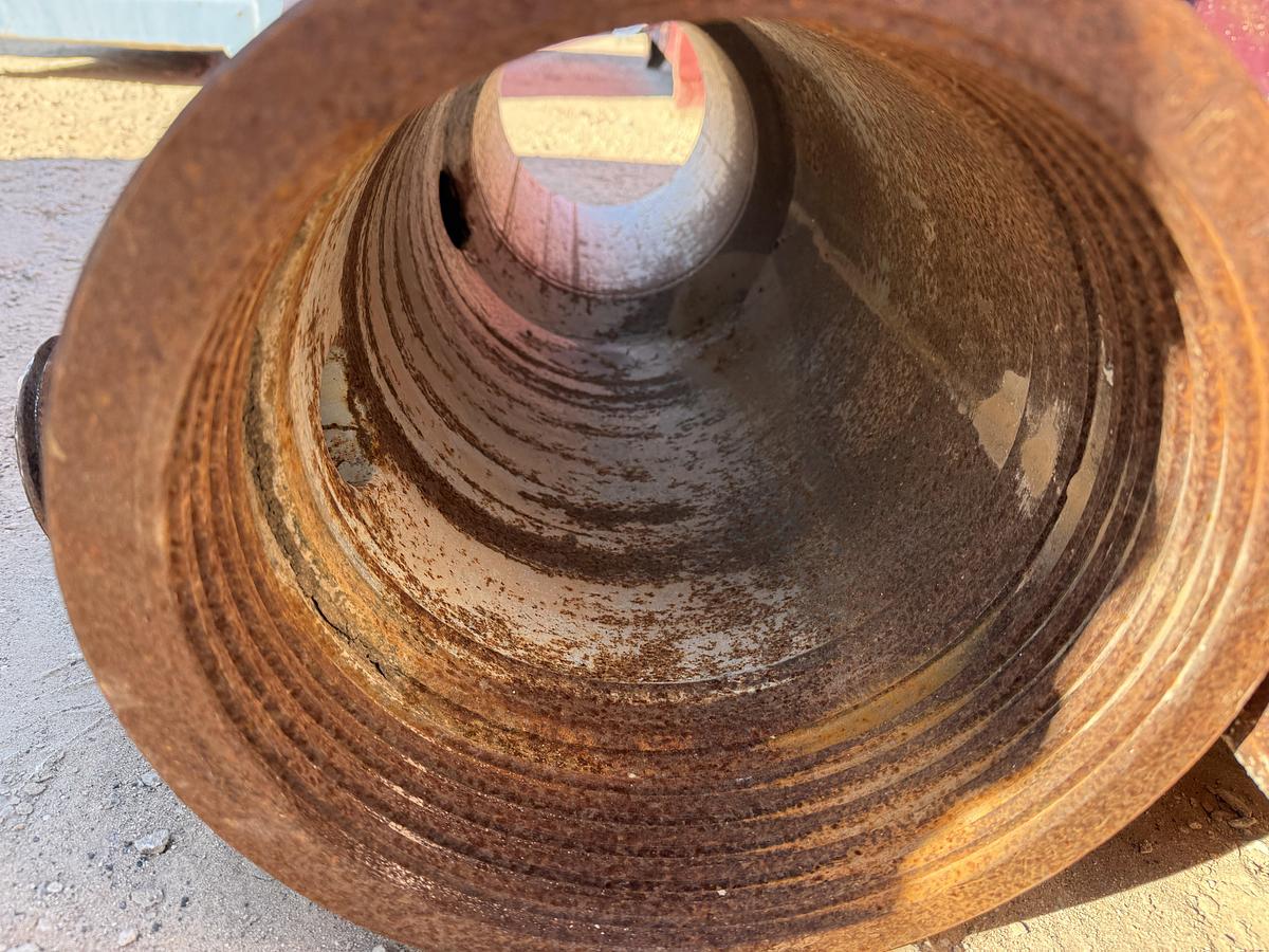 Used (2) MULTI-SIZE SINGLE PLUG CEMENT HEADS & METAL TUB OF CEMENT HEAD CONNECTIONS