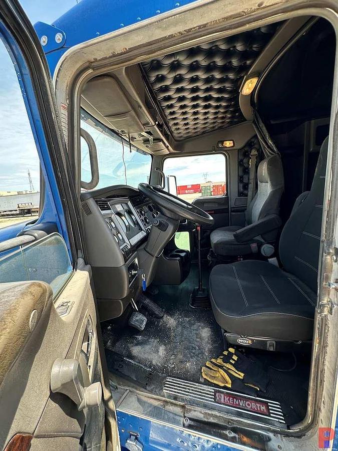 Used 2012 KENWORTH T 660 T/A SLEEPER TRUCK