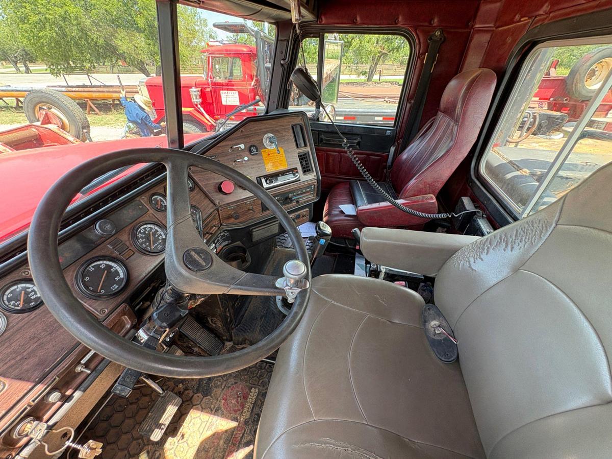 Used 2001 FREIGHTLINER FLD120 T/A DAYCAB GIN POLE TRUCK