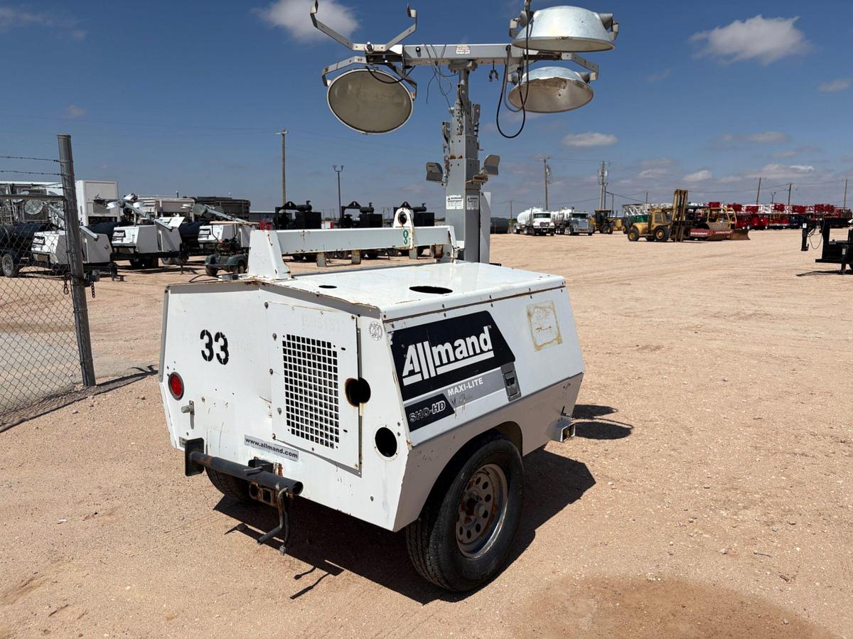 Used ALLMAND MAXI-LITE V SERIES S/A BUMPER PULL LIGHT TOWER, INOP.