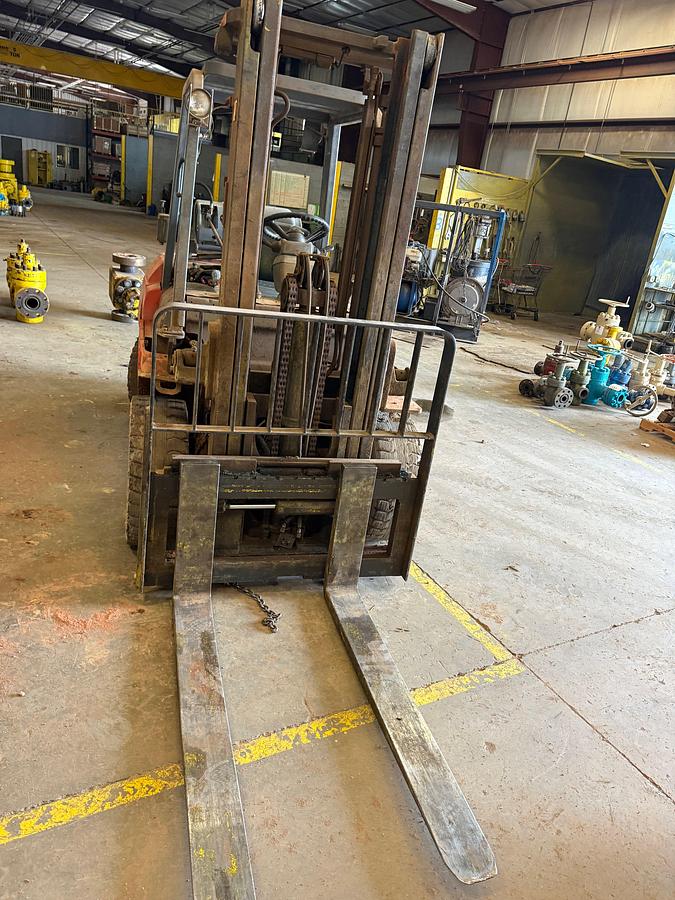 Used TOYOTA 7FGU35 7.3K LB FORKLIFT