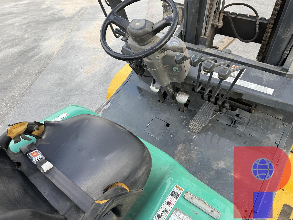 Used 2012 KOMATSU FD70-8 14K LBS FORKLIFT