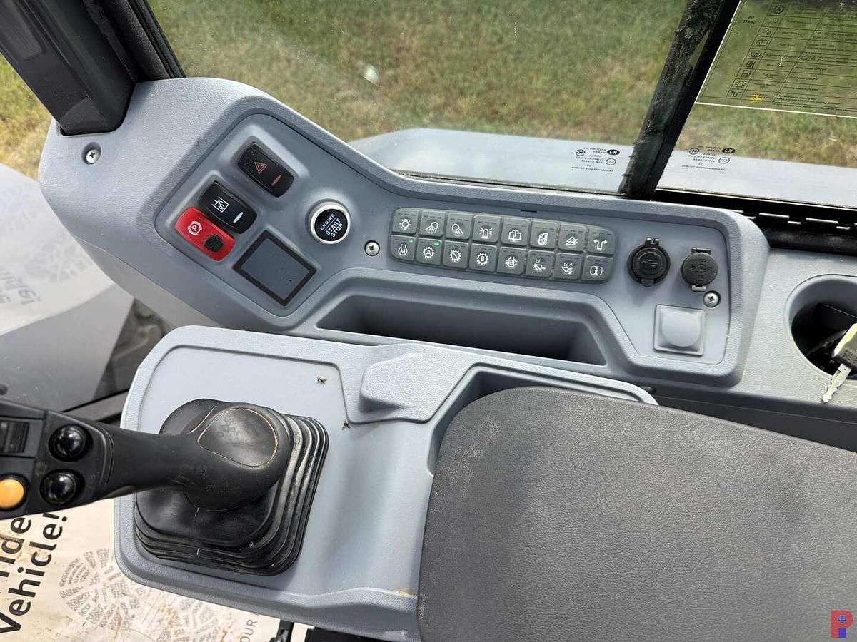 Used 2023 DEVELON DL220-7 WHEEL LOADER**3 YEAR 5000 HOUR FULL WARRANTY, STARTED 9/30/25**