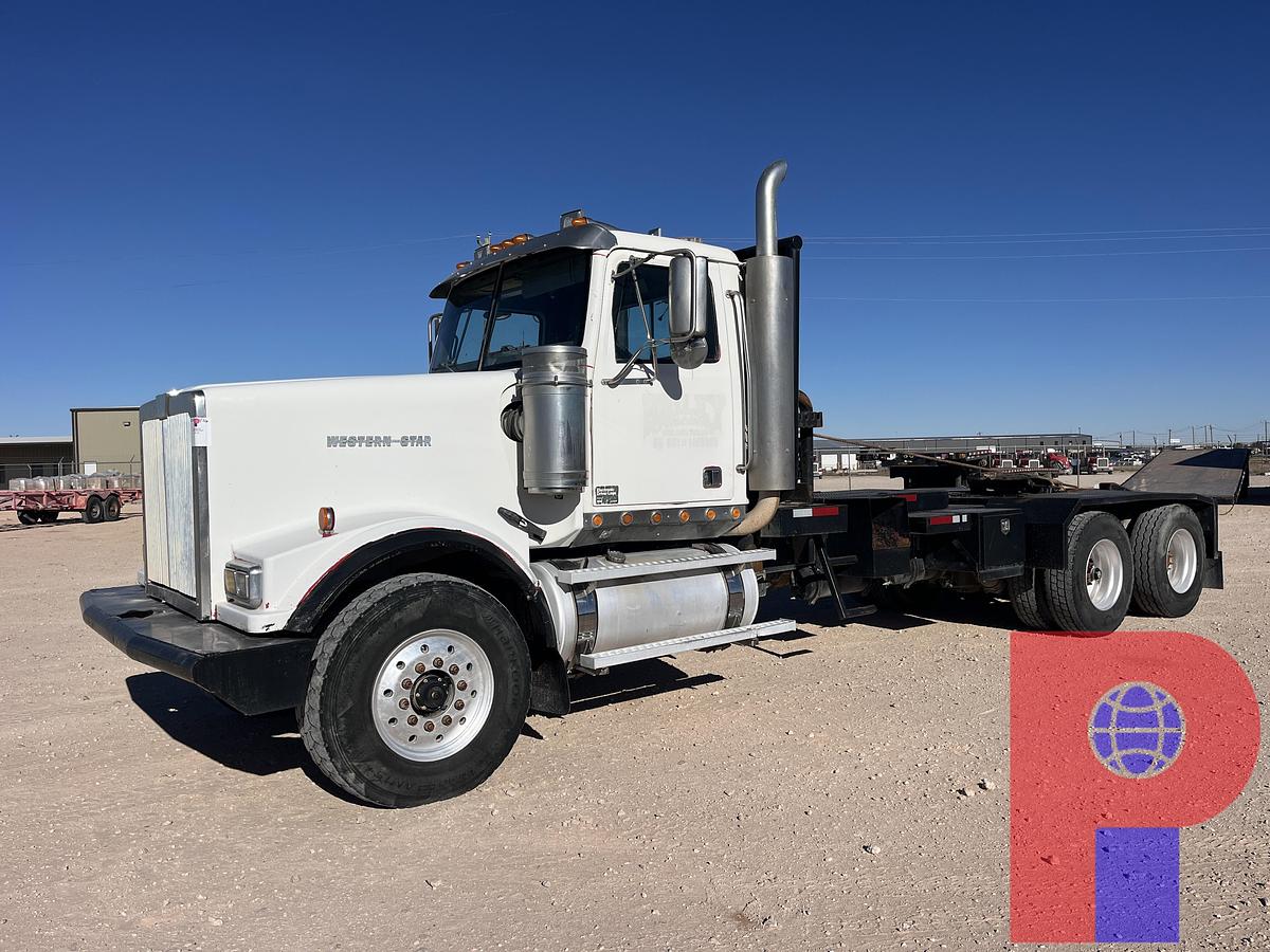 Used 2007 WESTERN STAR 4900 SF T/A DAYCAB WINCH TRUCK