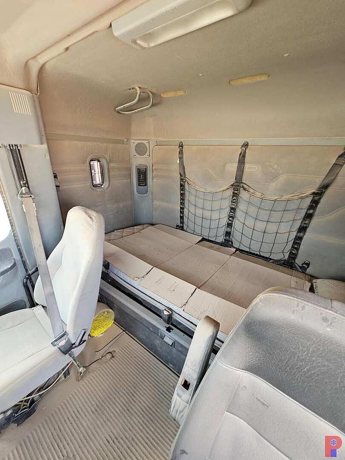 Used 2006 FREIGHTLINER COLUMBIA 120